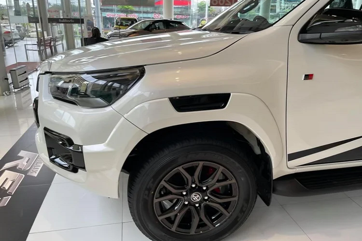 Toyota Hilux GR Sport 