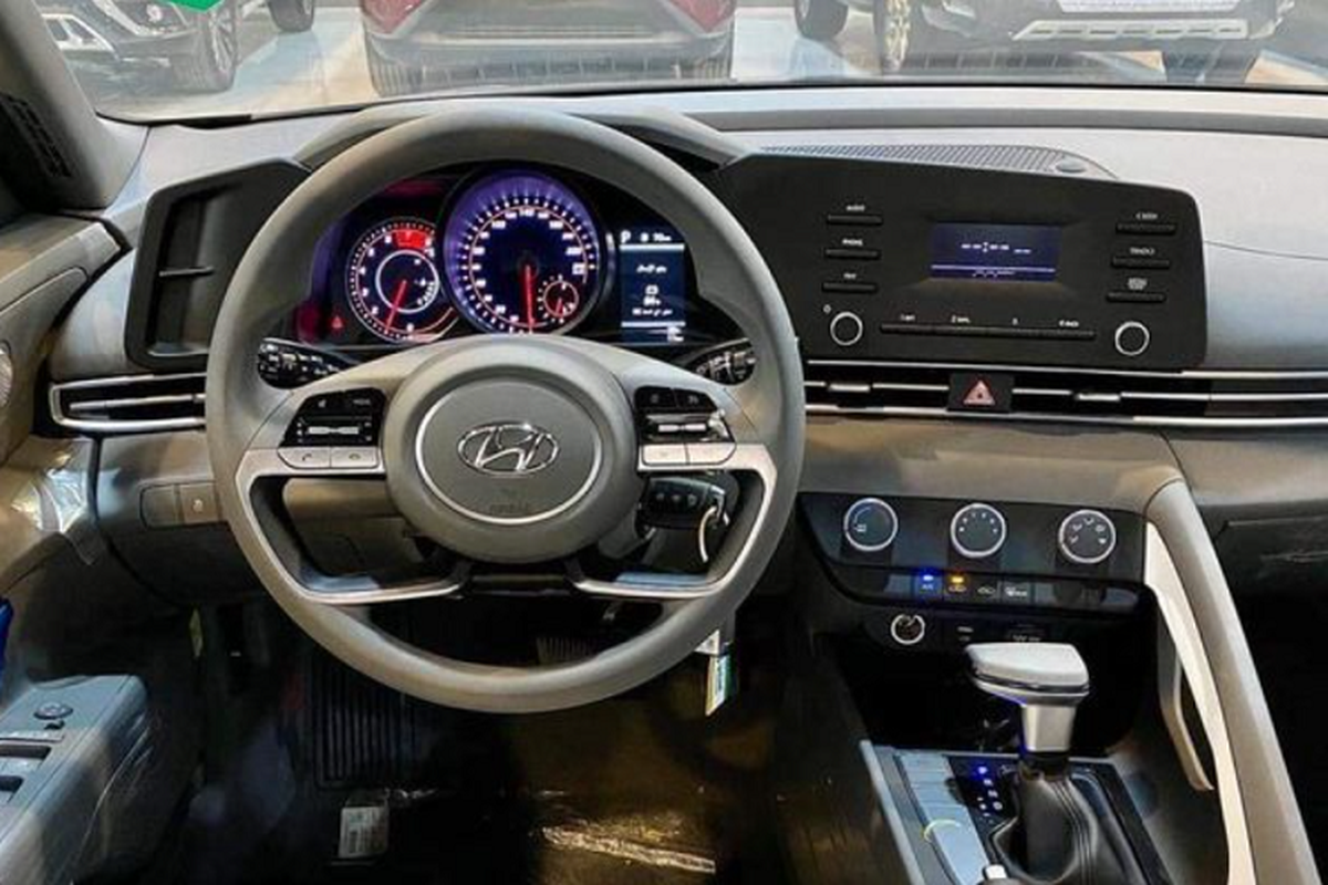 Hyundai Elantra 2022 tu 310 trieu dong sap ve Viet Nam 