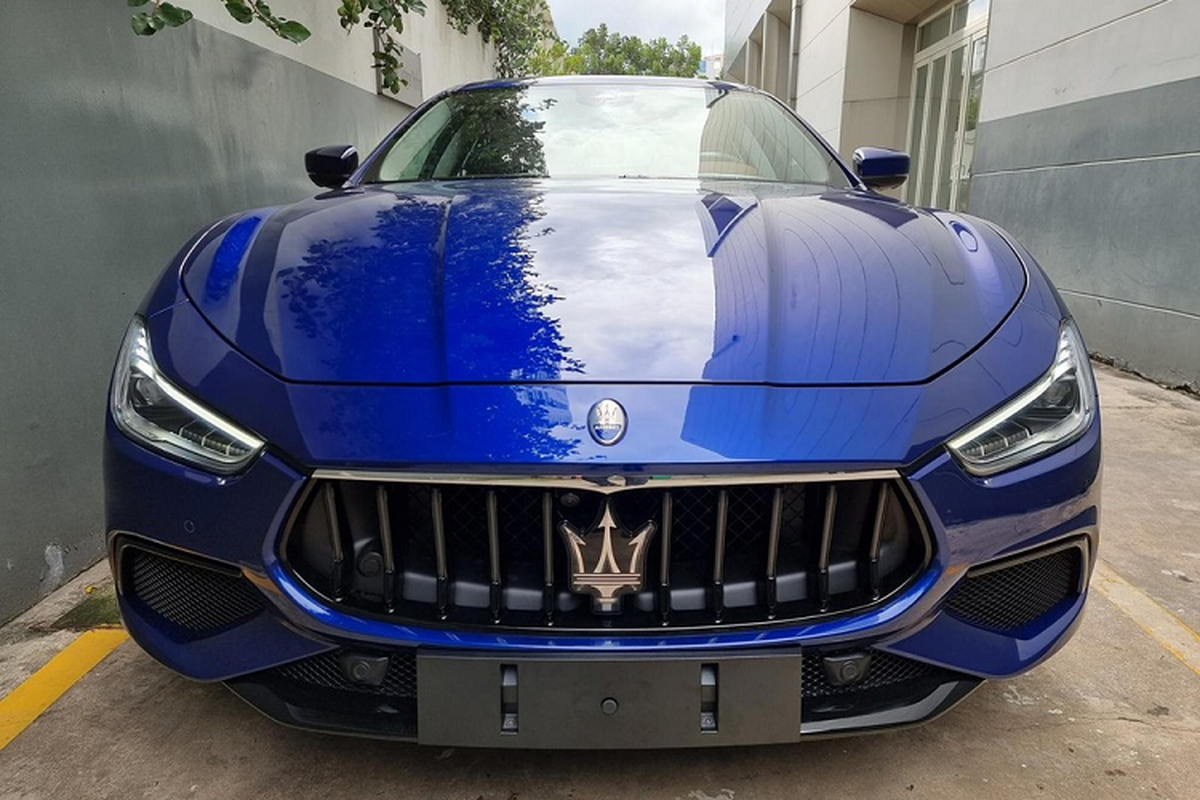 Can canh Maserati Ghibli Hybrid moi, gan 6 ty dong o Viet Nam