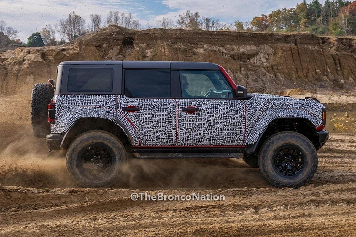 Ford Bronco Raptor 2023 lo dien, se dung dong co EcoBoost 3.5L?-Hinh-2