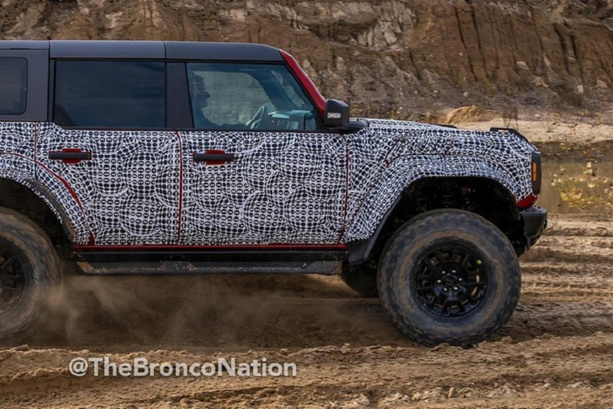 Ford Bronco Raptor 2023 lo dien, se dung dong co EcoBoost 3.5L?-Hinh-4