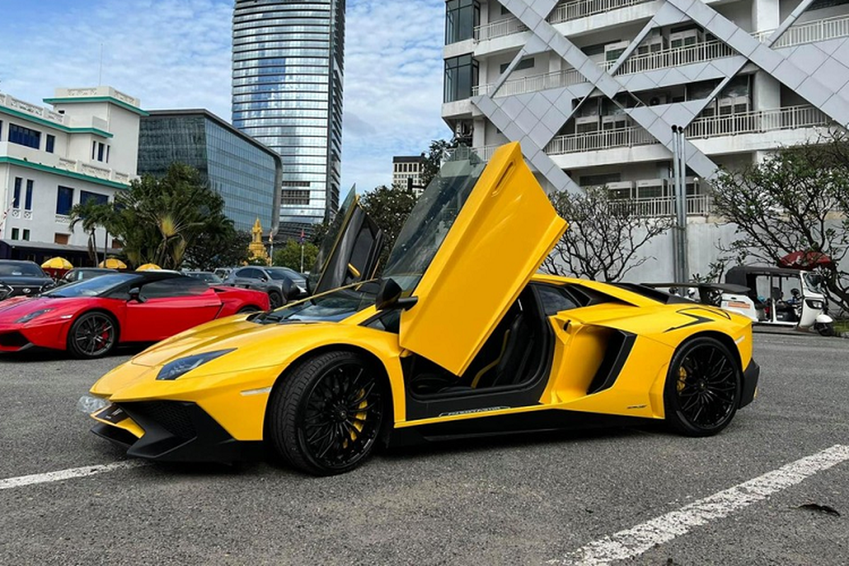 Lamborghini Aventador SV gia re, hon 13 ty dong cho dai gia Viet-Hinh-2