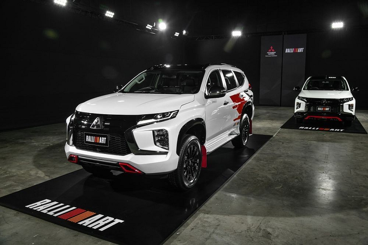 Mitsubishi Pajero Sport 2022 phien ban Ralliart phong cach xe dua