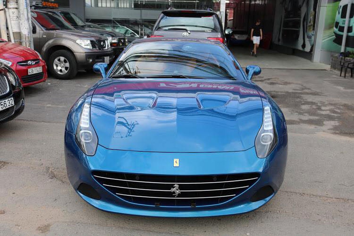 Ferrari California T cua ong Dang Le Nguyen Vu bat ngo tai xuat-Hinh-8