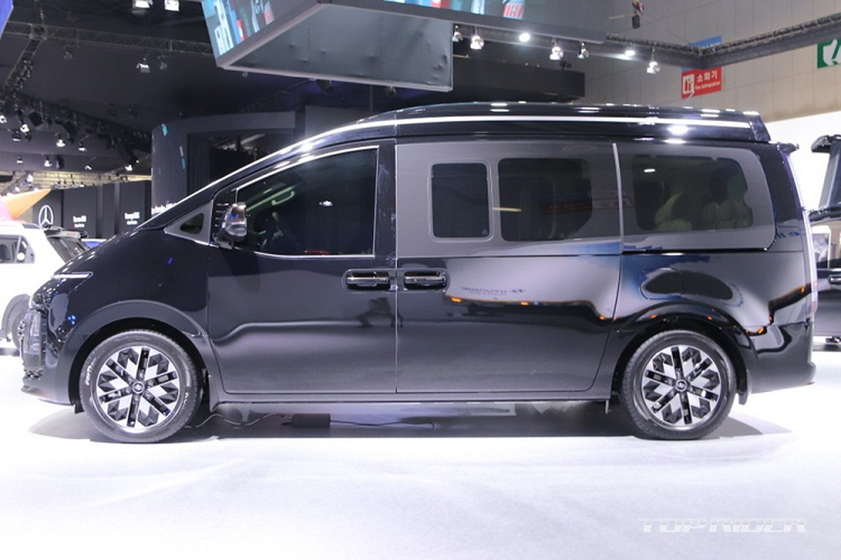 Hyundai Staria Lounge Limousine 2022 - MPV noi that day sang chanh-Hinh-3