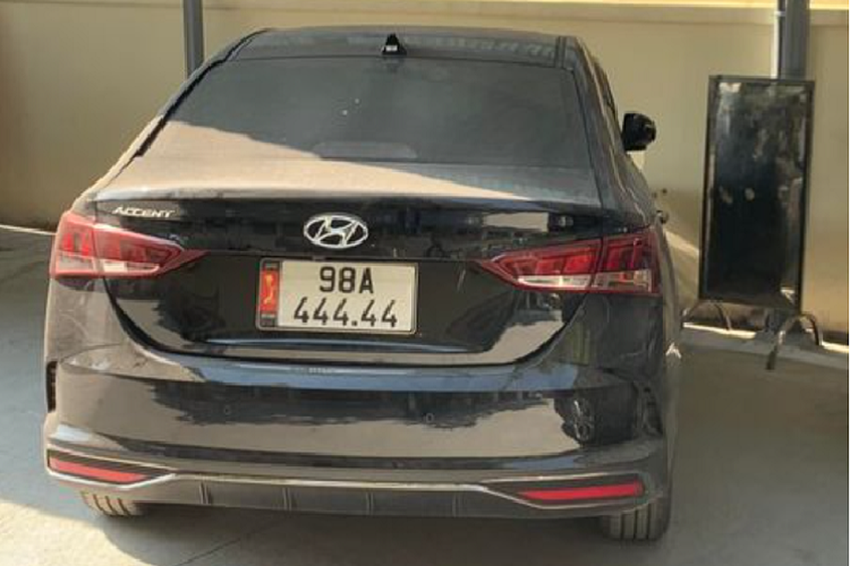 Hyundai Accent trung bien “ngu quy 4”, ban gan 900 trieu o Hung Yen-Hinh-3