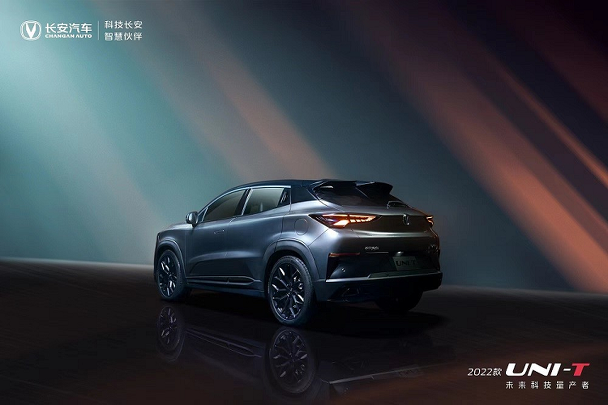 Changan UNI-T 2.0T 2022 them dong co 2.0T, 