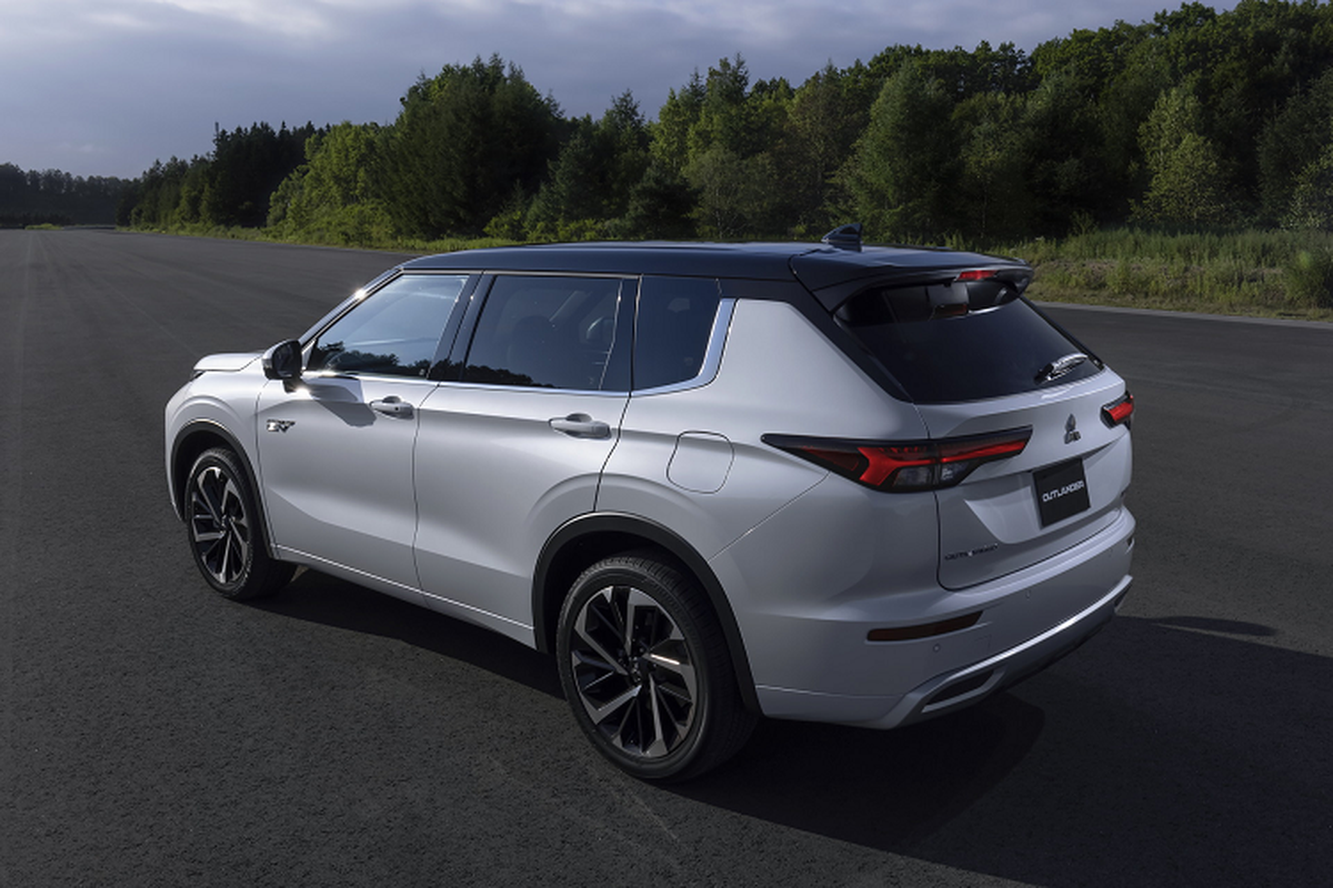 Mitsubishi Outlander PHEV 2022 “chay hang”, luong dat xe tang 7 lan-Hinh-9