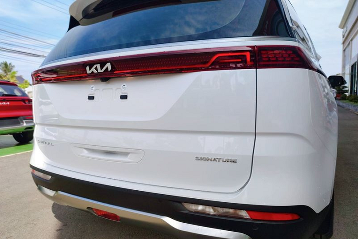 Can canh Kia Carnival 2022 logo moi, tu 1,199 ty tai Viet Nam-Hinh-2