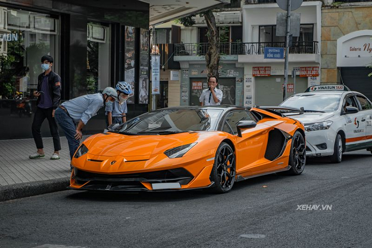 Lamborghini Aventador SVJ Roadster hon 50 ty lan banh o TP HCM-Hinh-3