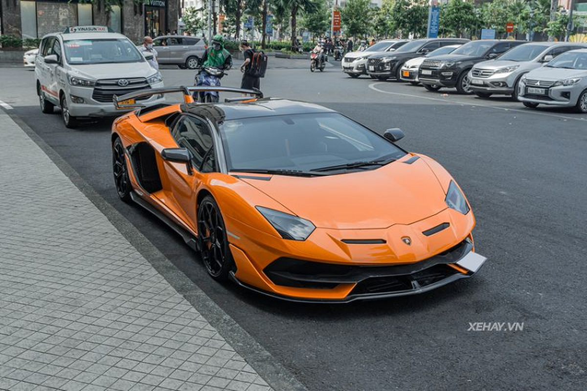 Lamborghini Aventador SVJ Roadster hon 50 ty lan banh o TP HCM-Hinh-5