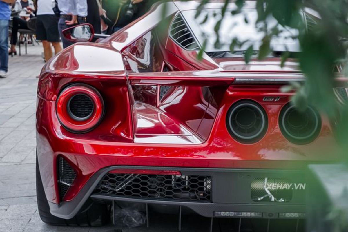 Ford GT Liquid Red hon 30 ty 