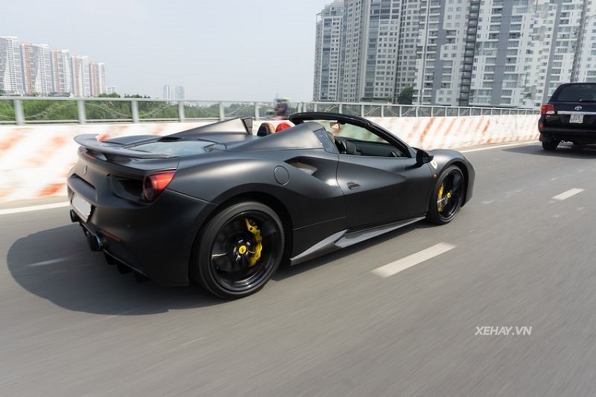 “Trum” nha thuoc Pharmacity “chot ha” nam 2021 bang viec tau them Ferrari 488 Spider-Hinh-4