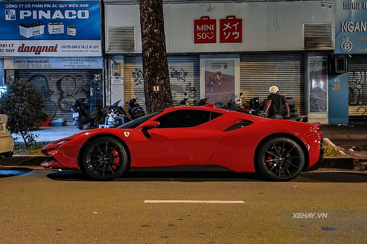 Ferrari SF90 Stradale dau tien ve Viet Nam hon 40 ty o Sai Gon-Hinh-7