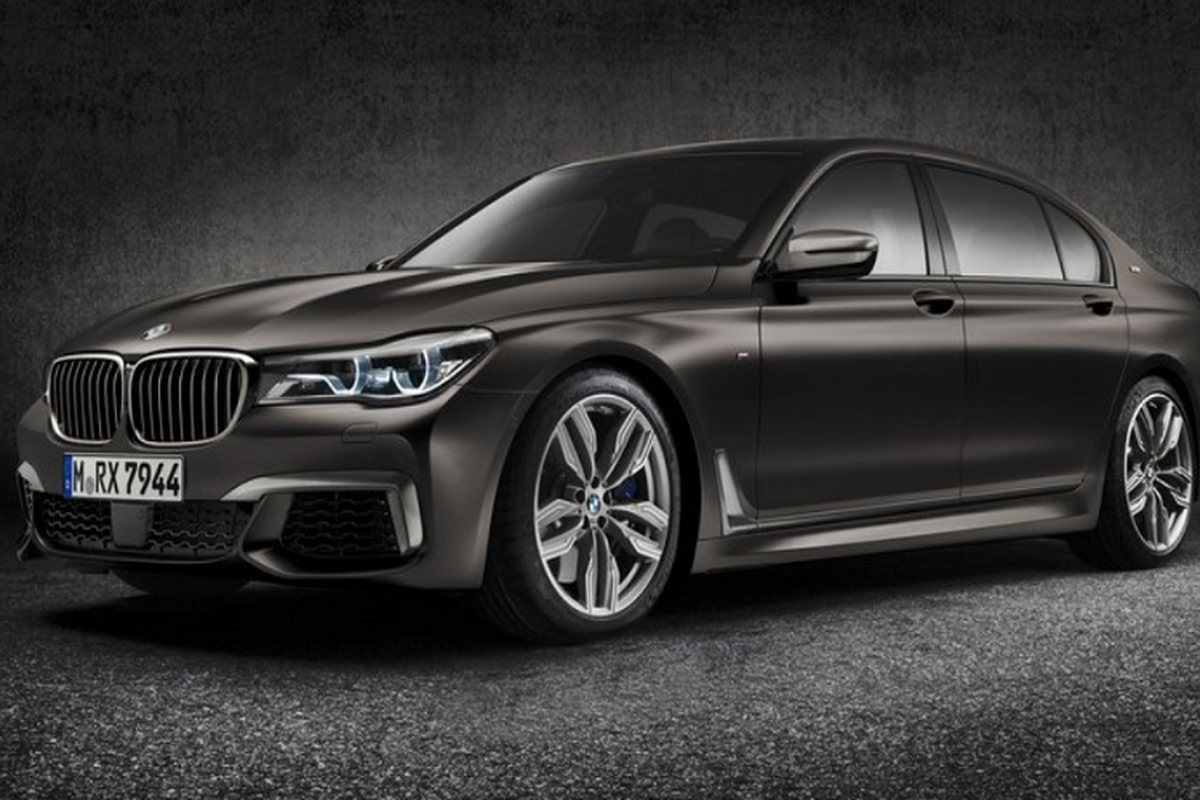 Ngam BMW M760i xDrive dac biet cuoi cung, tam biet dong co V12