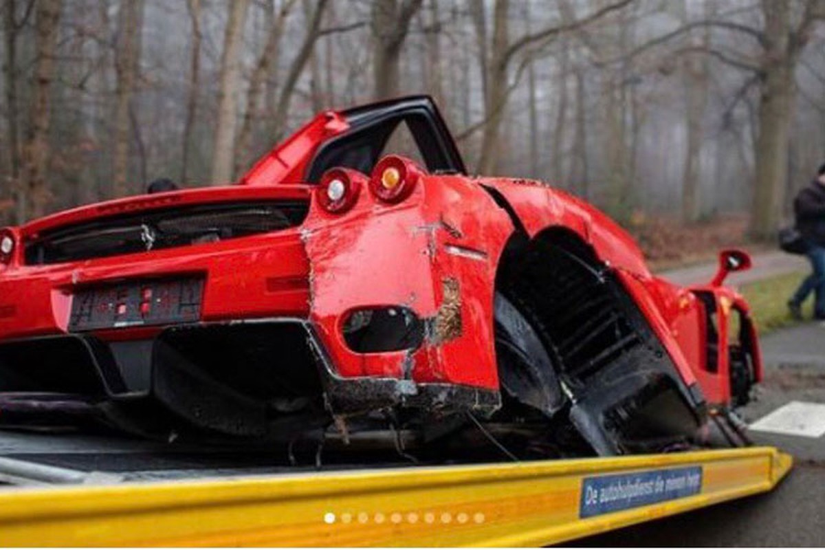 Ferrari Enzo 60 ty dong 