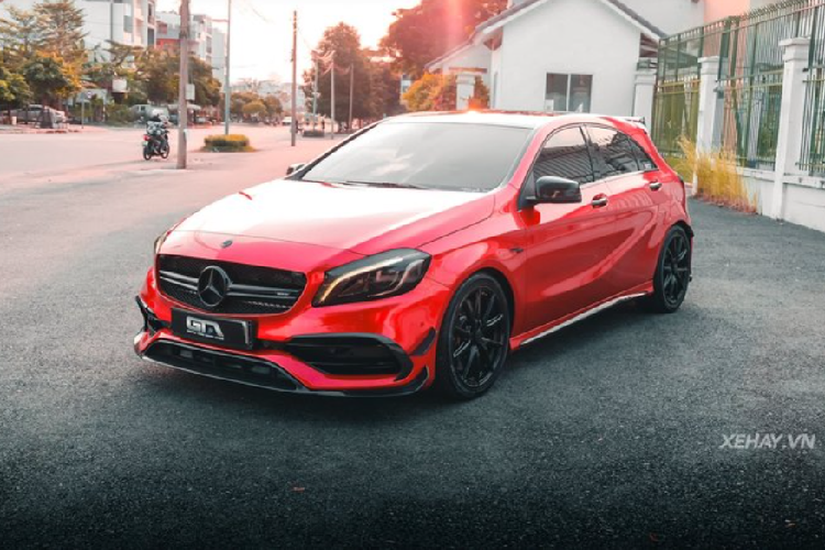 Mercedes-Benz A45 AMG hang hiem tai Viet Nam “thay ao” do don Tet