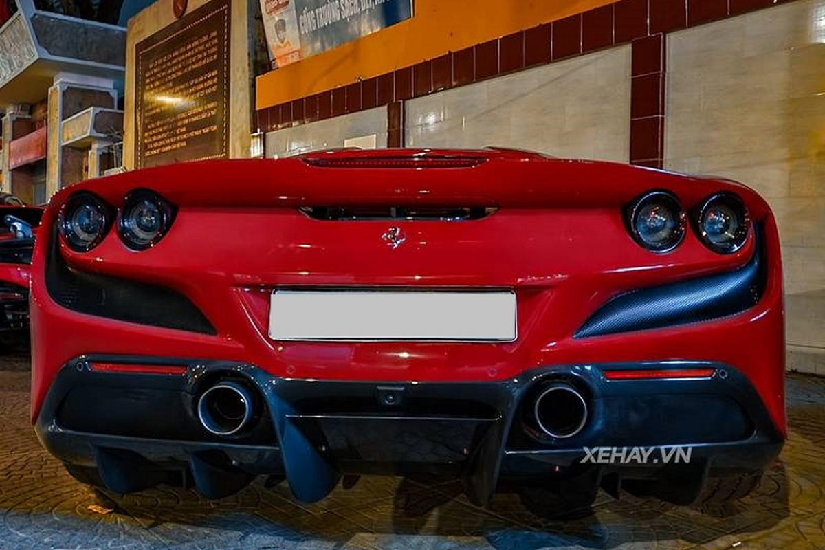 Ferrari F8 Spider hon 20 ty “tha dang” o Sai Gon truoc gio don Tet-Hinh-5