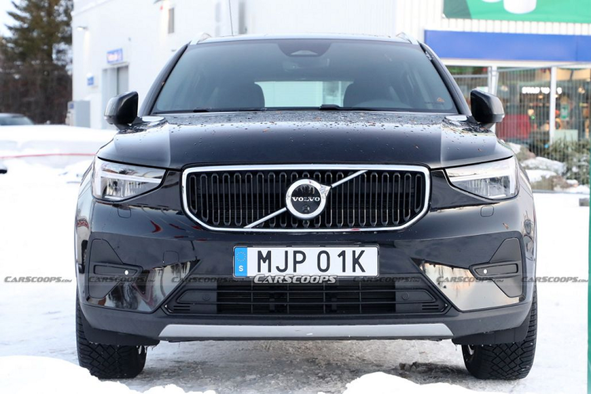 Volvo XC40 2023 lo dien, Mercedes-Benz GLA va BMW X1 