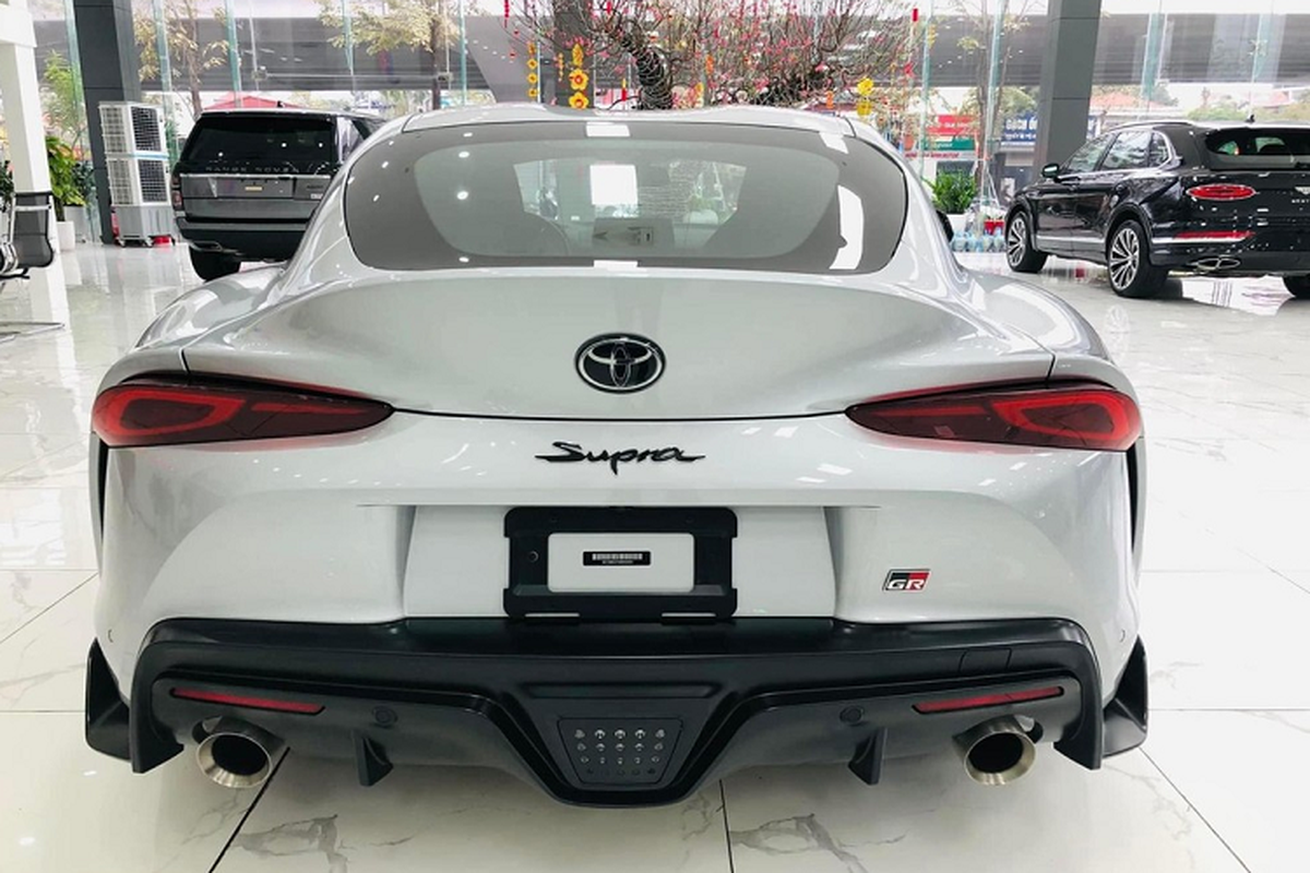 Toyota GR Supra tung bi 