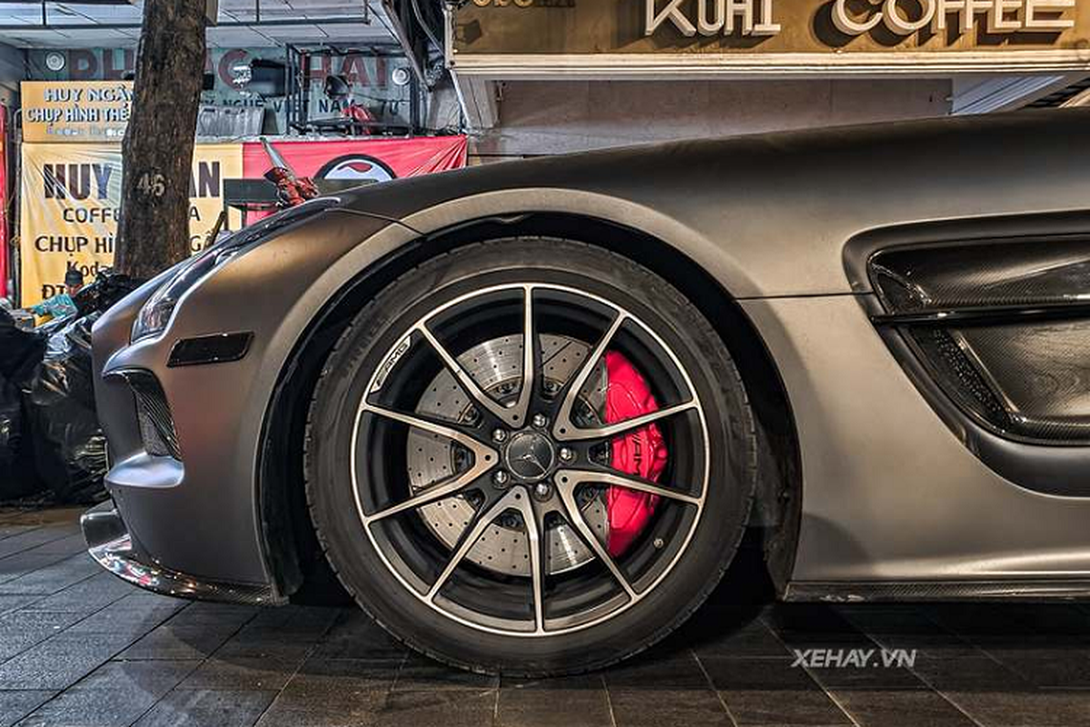 Mercedes-AMG SLS hon 12 ty do bodykit Black-Series tai Sai Gon-Hinh-4