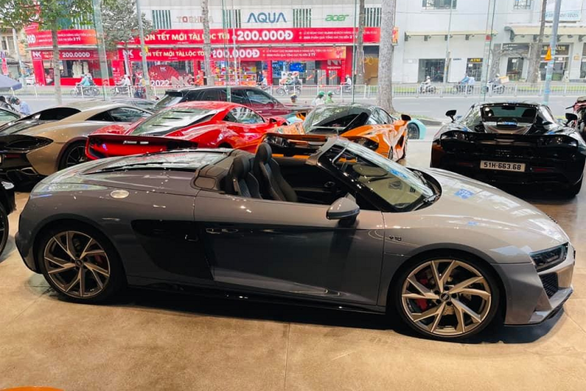 Sieu xe Audi R8 V10 Spyder 2021 mui tran dau tien ve Viet Nam