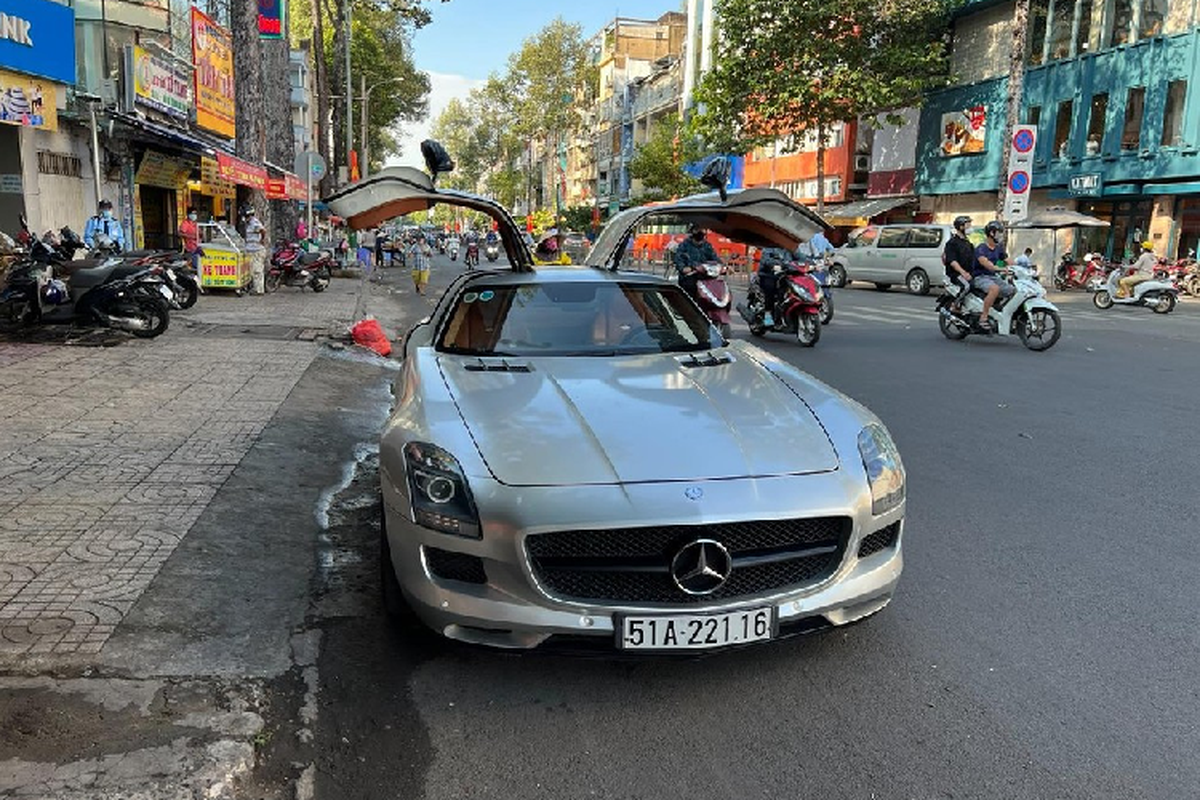 Dai gia Dang Le Nguyen Vu cam lai Mercedes-Benz SLS AMG hon 8 ty-Hinh-3