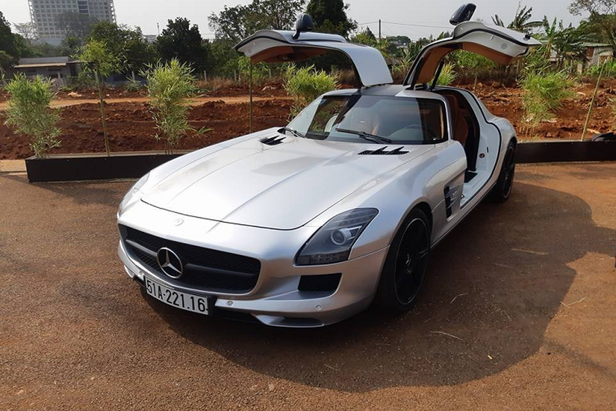 Dai gia Dang Le Nguyen Vu cam lai Mercedes-Benz SLS AMG hon 8 ty-Hinh-5