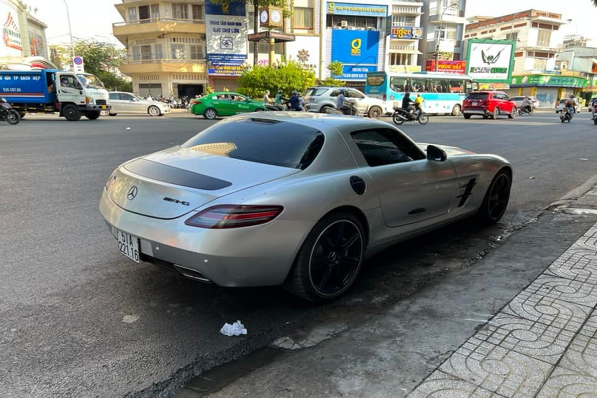 Dai gia Dang Le Nguyen Vu cam lai Mercedes-Benz SLS AMG hon 8 ty-Hinh-9