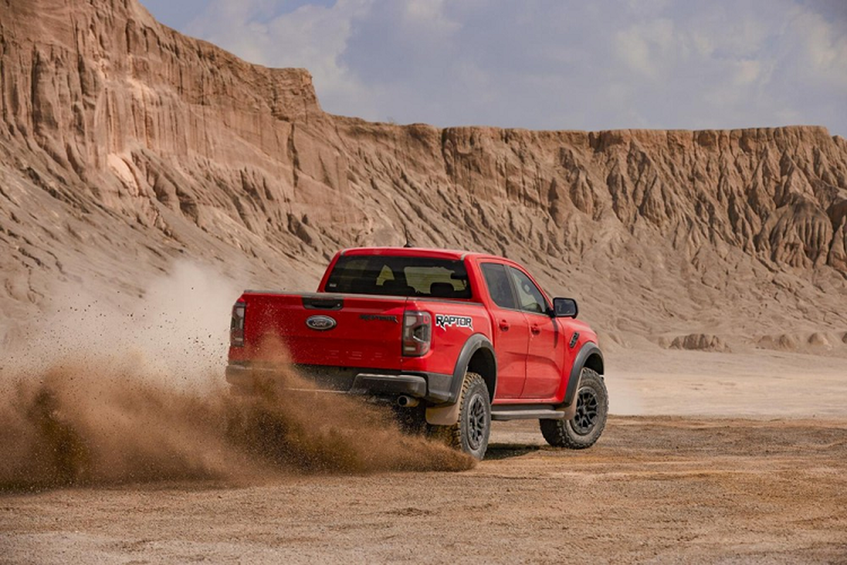 Ford Ranger Raptor 2022 trinh lang, them dong co xang V6 3.0L-Hinh-11