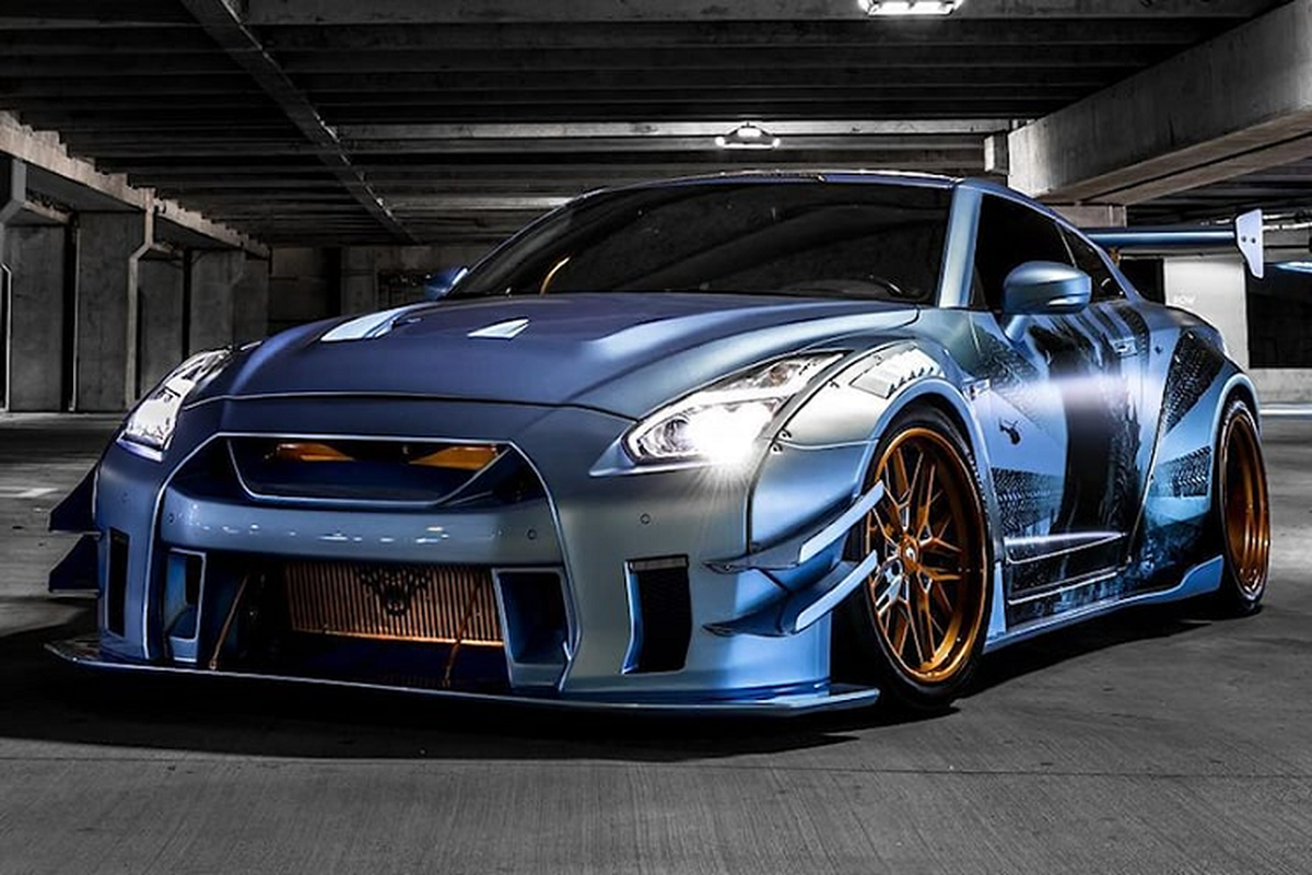 Dien kien Nissan GT-R R35 do Liberty Walk Type 2 manh 1580 ma luc