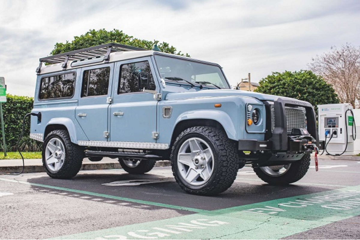 Chiec Land Rover Defender co dien voi he truyen dong dien Tesla-Hinh-7