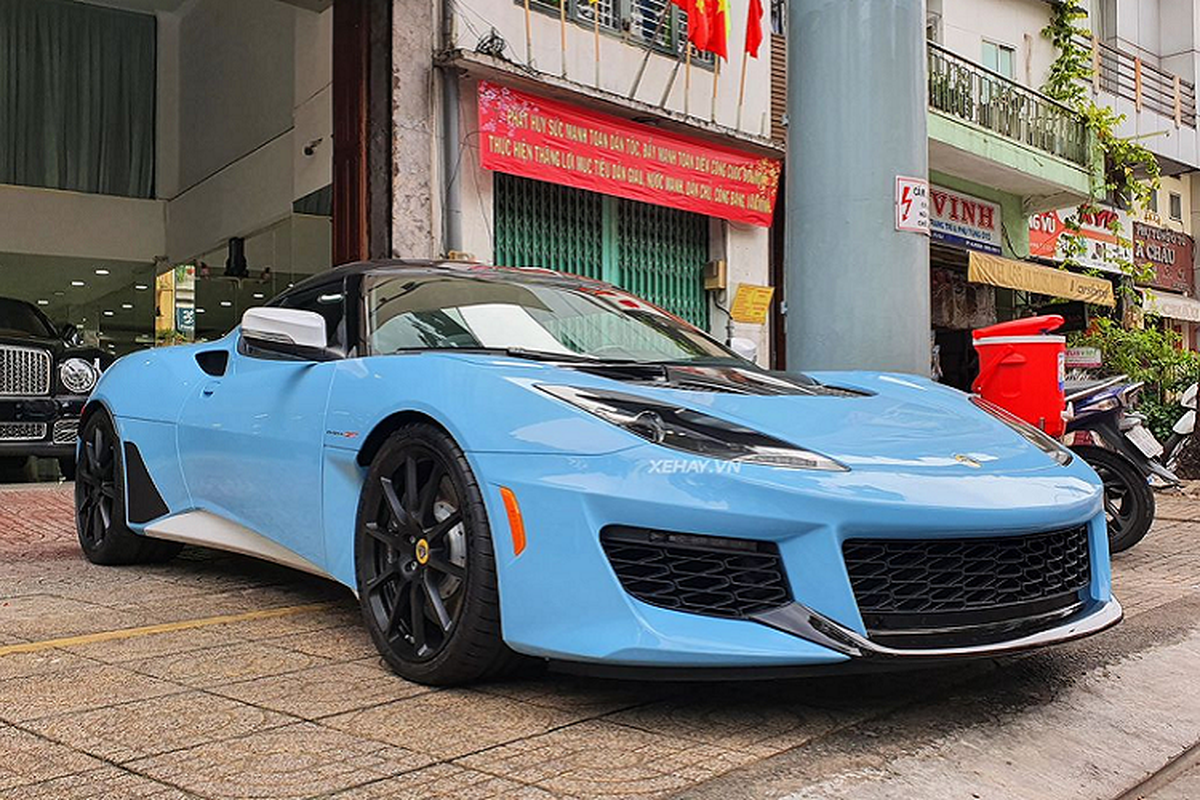 Can canh Lotus Evora GT 