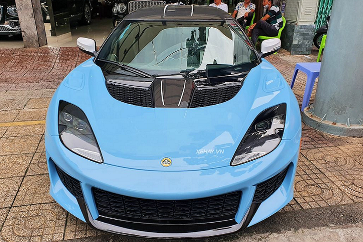 Can canh Lotus Evora GT 