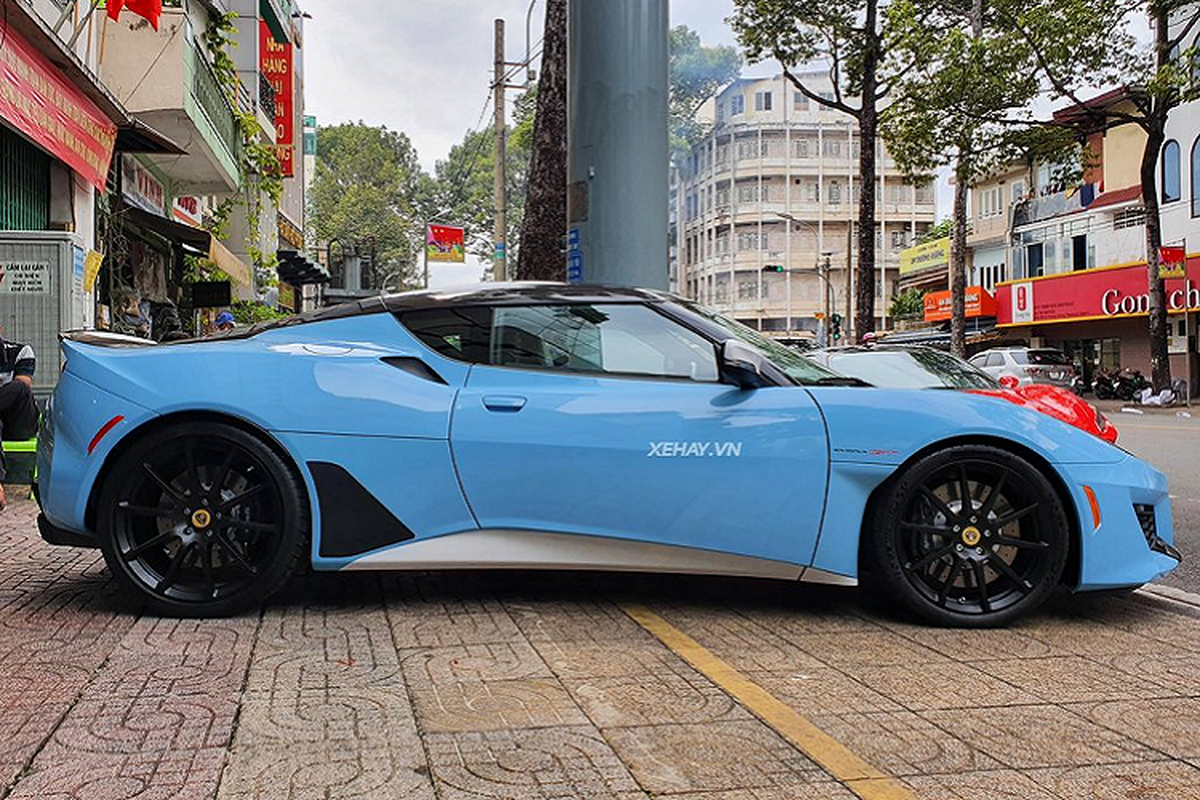 Can canh Lotus Evora GT 