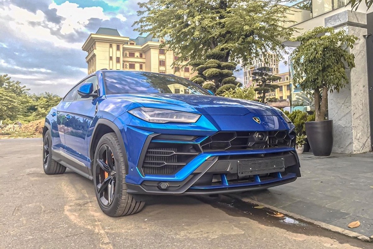 Lamborghini Urus va Brabus 800 hon 40 ty, 