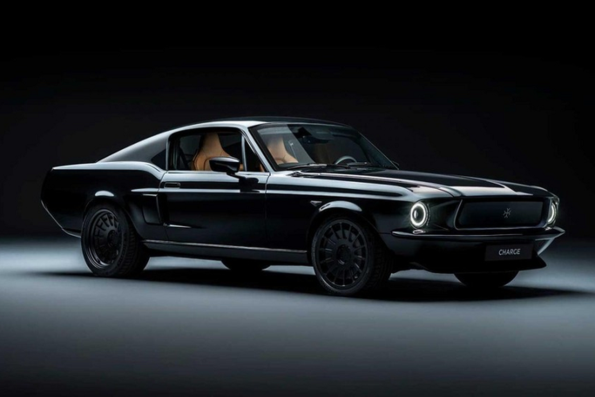 Ford Mustang Fastback co dien tai sinh xe dien tu 10,4 ty dong