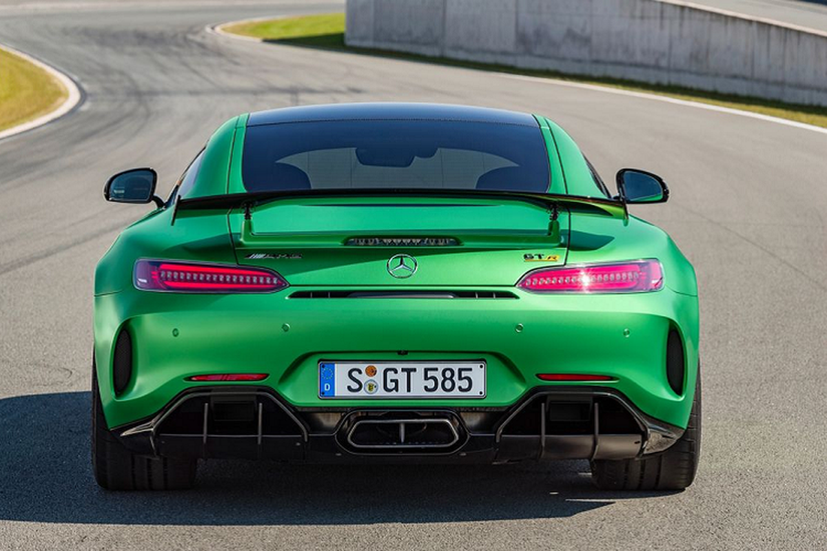 Them sieu pham Mercedes-AMG GT R sap ve Viet Nam voi mau son “thua”?-Hinh-4