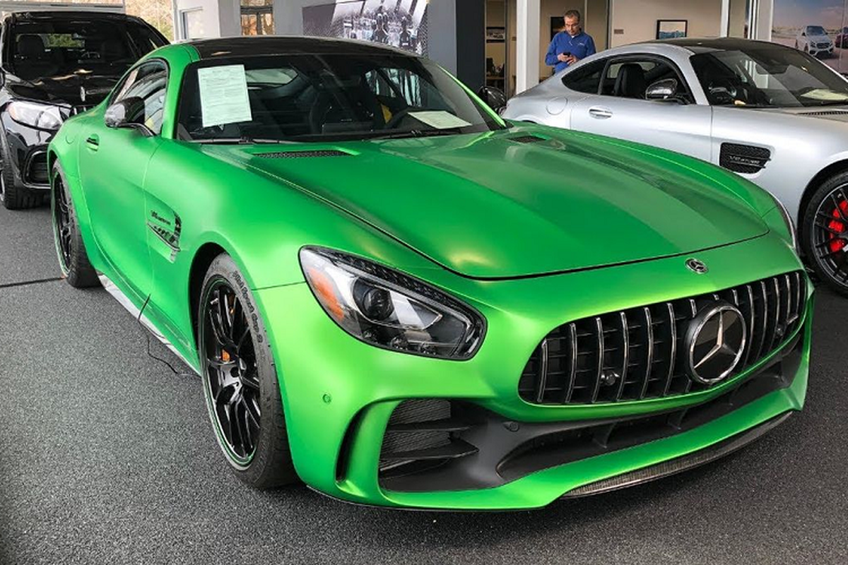 Them sieu pham Mercedes-AMG GT R sap ve Viet Nam voi mau son “thua”?