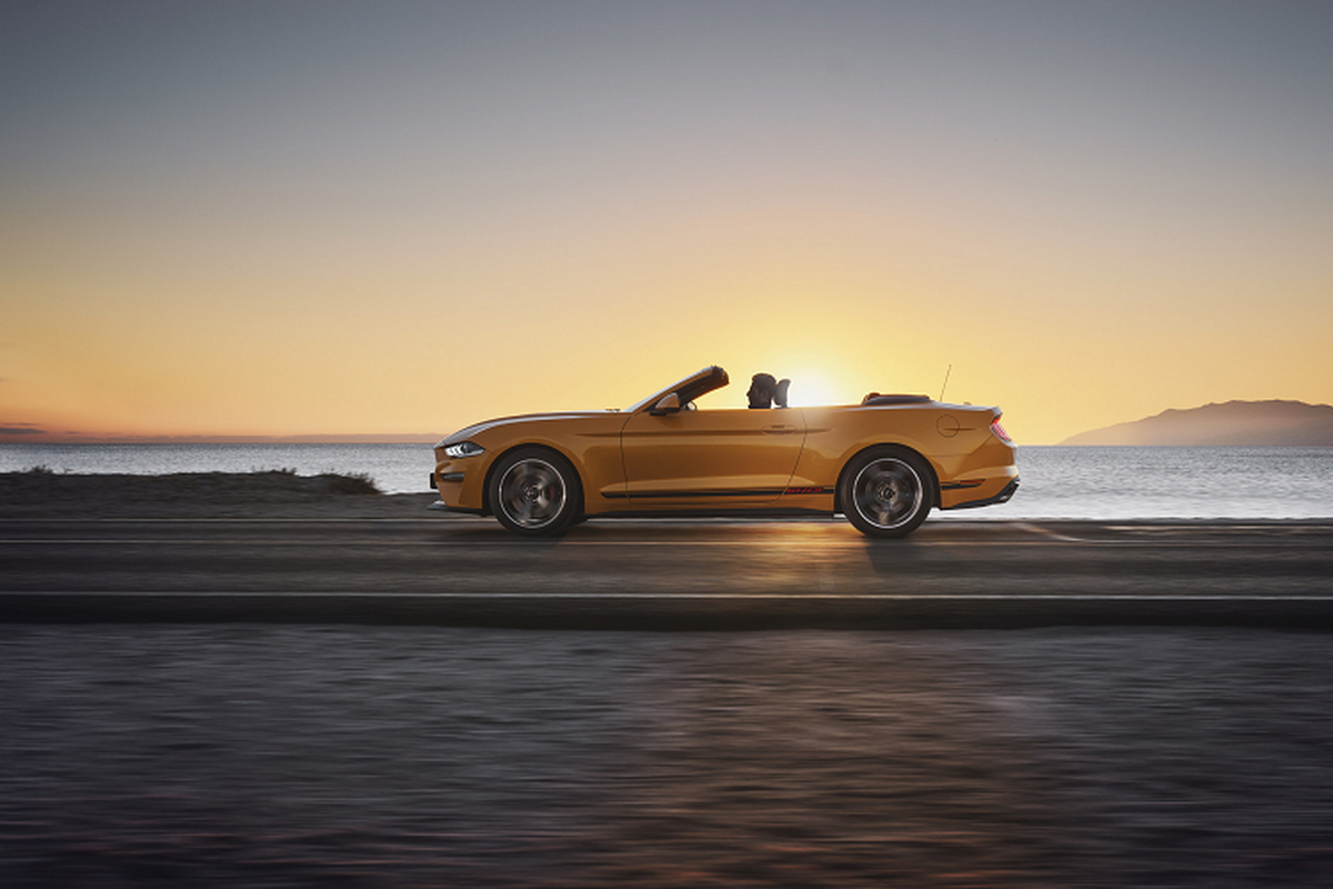 Ford Mustang Convertible California Special dong co V8 den chau Au-Hinh-3