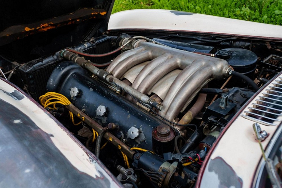 Mercedes-Benz 300 SL Gullwing cu 