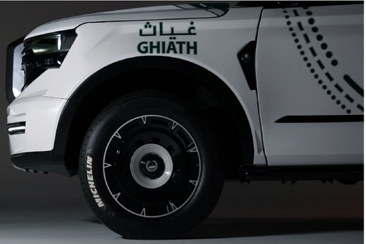 Nissan Patrol duoc nang cap ham ho, lam xe canh sat o Dubai-Hinh-8