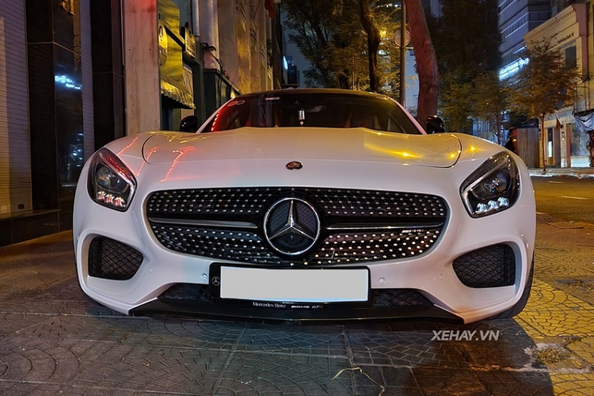 Can canh Mercedes-AMG GT S hon 10 ty, mau trang 