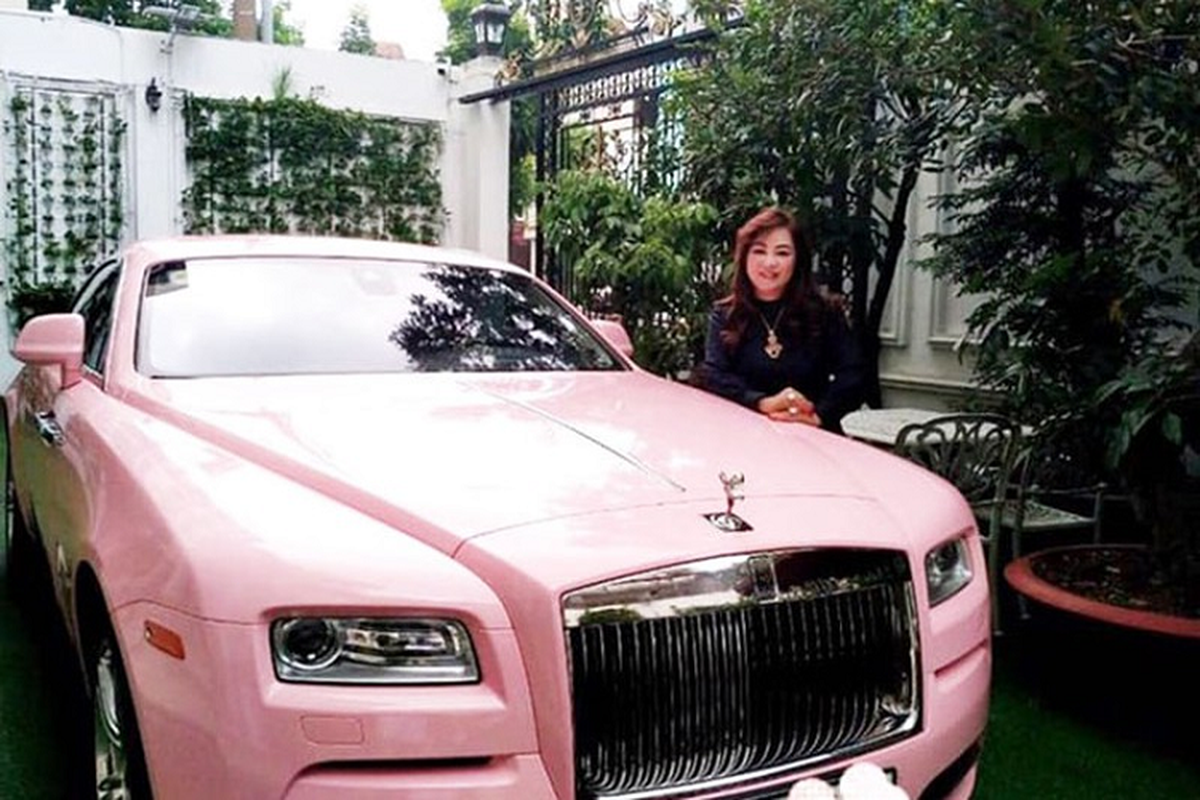 Ngam Rolls-Royce Wraith mau hong cua 