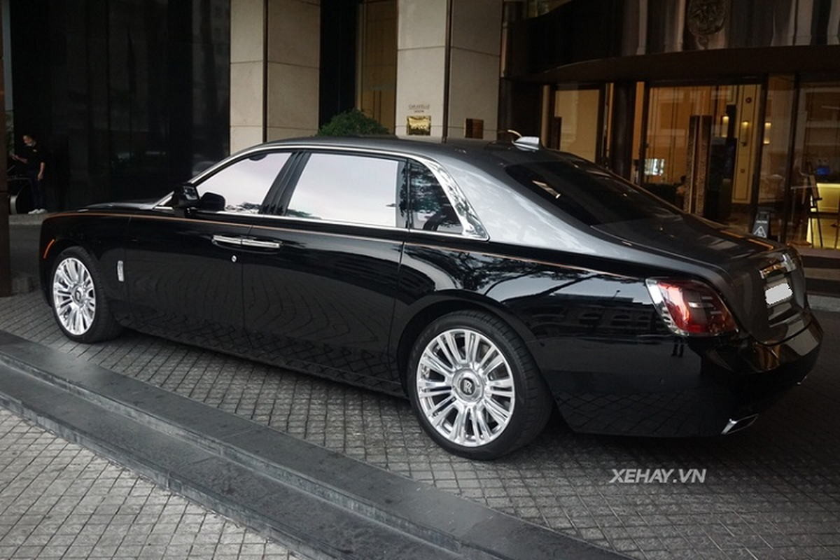 Rolls-Royce Ghost moi tu 30 ty, mau son coachline dac biet tai VN-Hinh-4