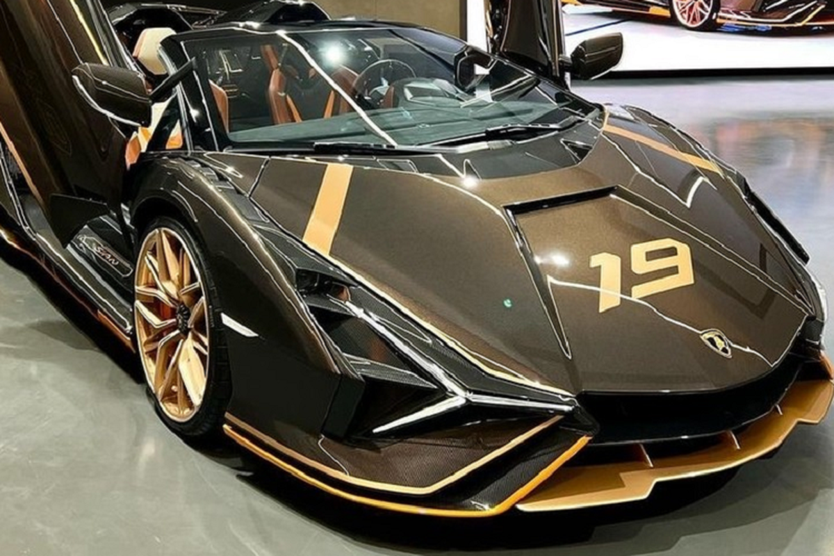 Lamborghini Sian ve tay dai gia Thai Lan, dan choi Viet 