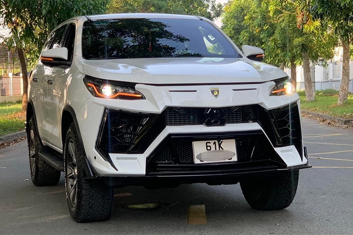 Toyota Fortuner duoc tho Viet 