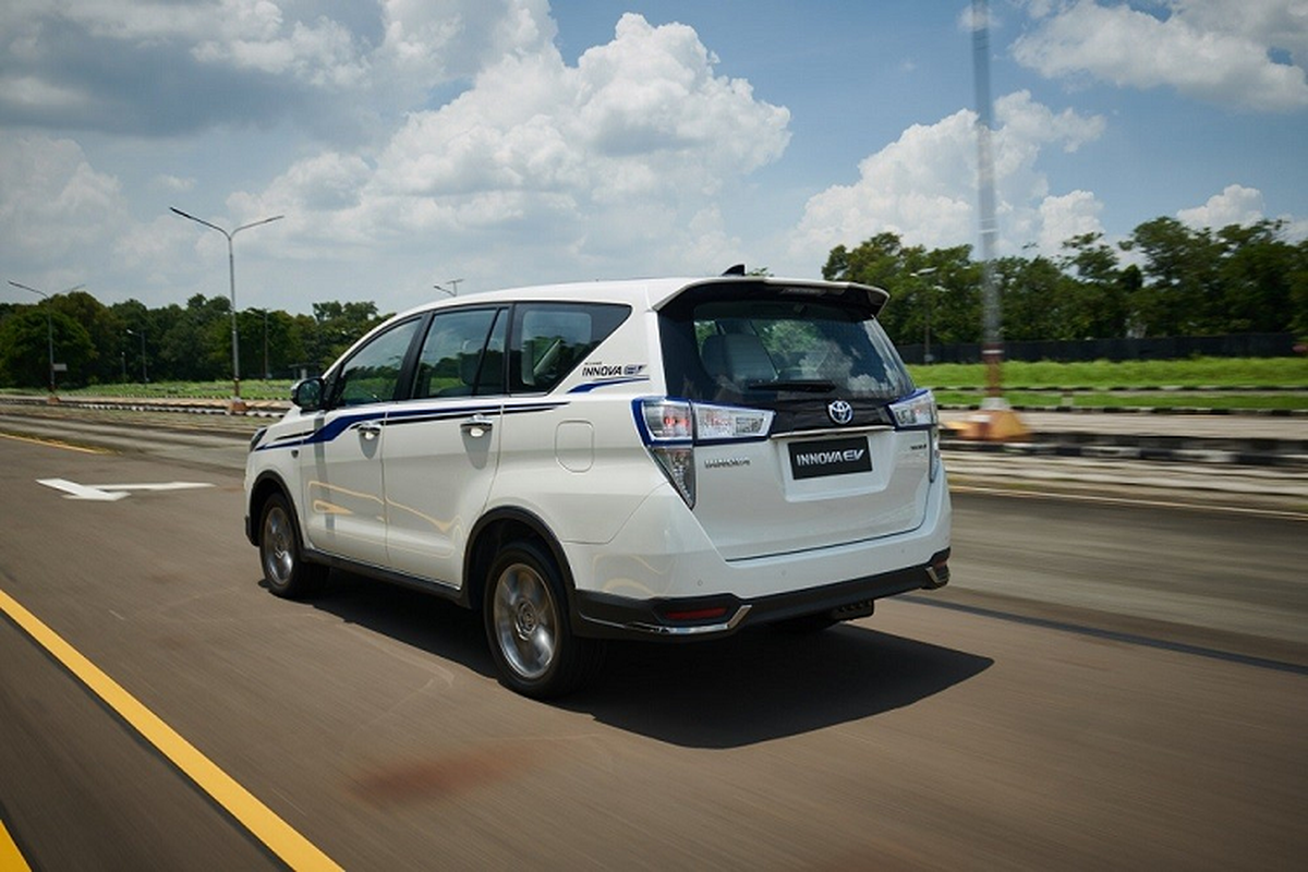 Toyota Innova phien ban thuan dien se khong san xuat thuong mai-Hinh-2