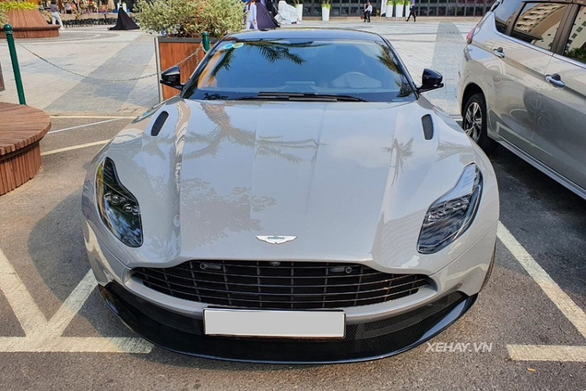 Aston Martin DB11 hon 15 ty mau son xam China Grey ve Viet Nam-Hinh-5