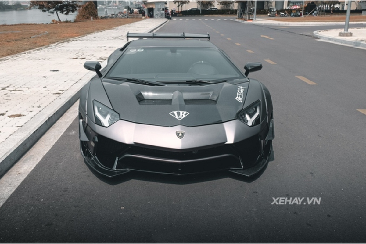 Chiec Lamborghini Aventador do Liberty Walk hon 3 ty doc nhat Viet Nam-Hinh-2